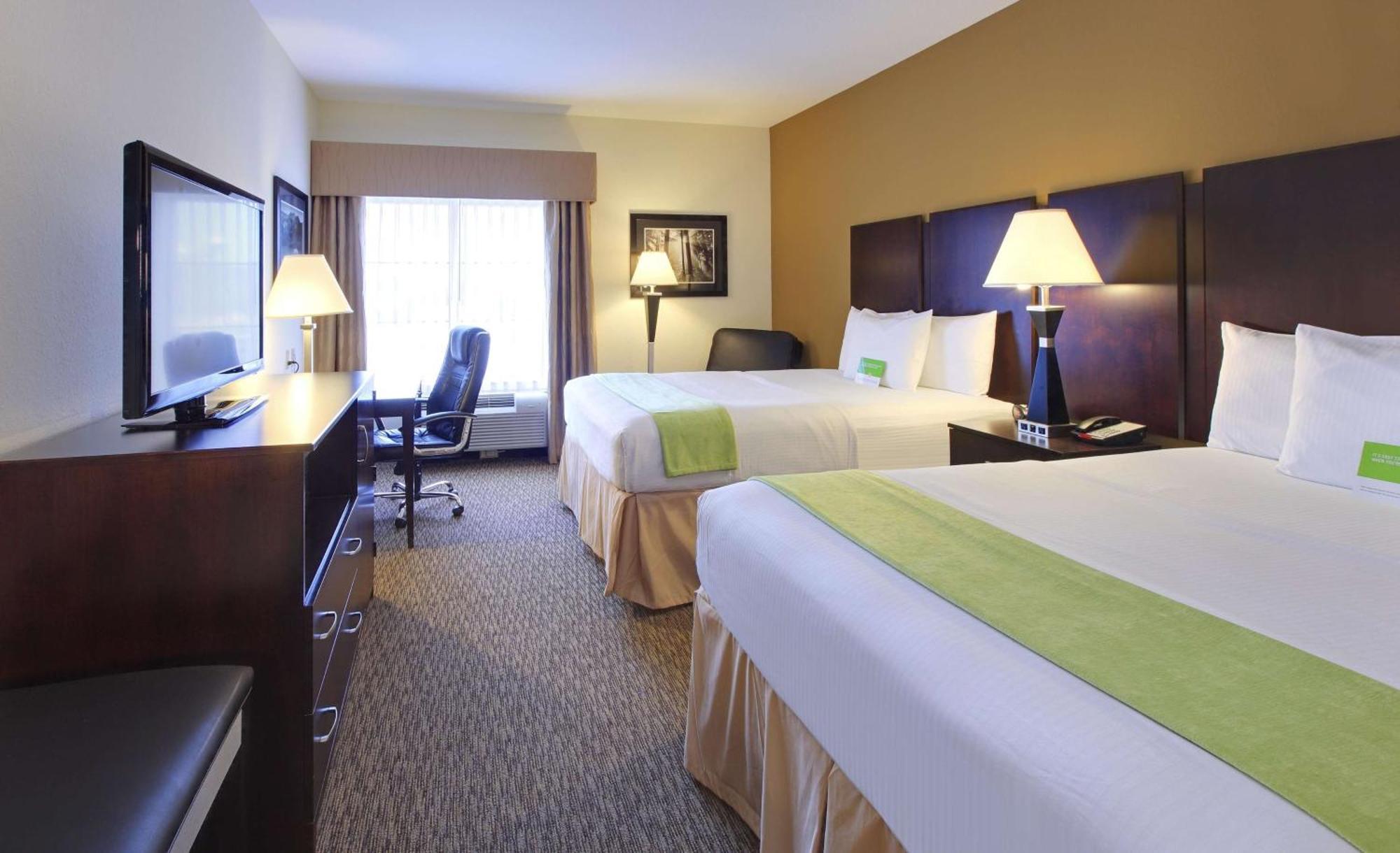 Deluxe Queen Room with Two Queen Beds
