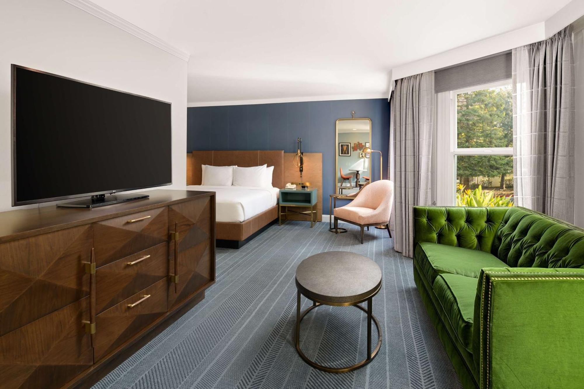 Junior King Suite
