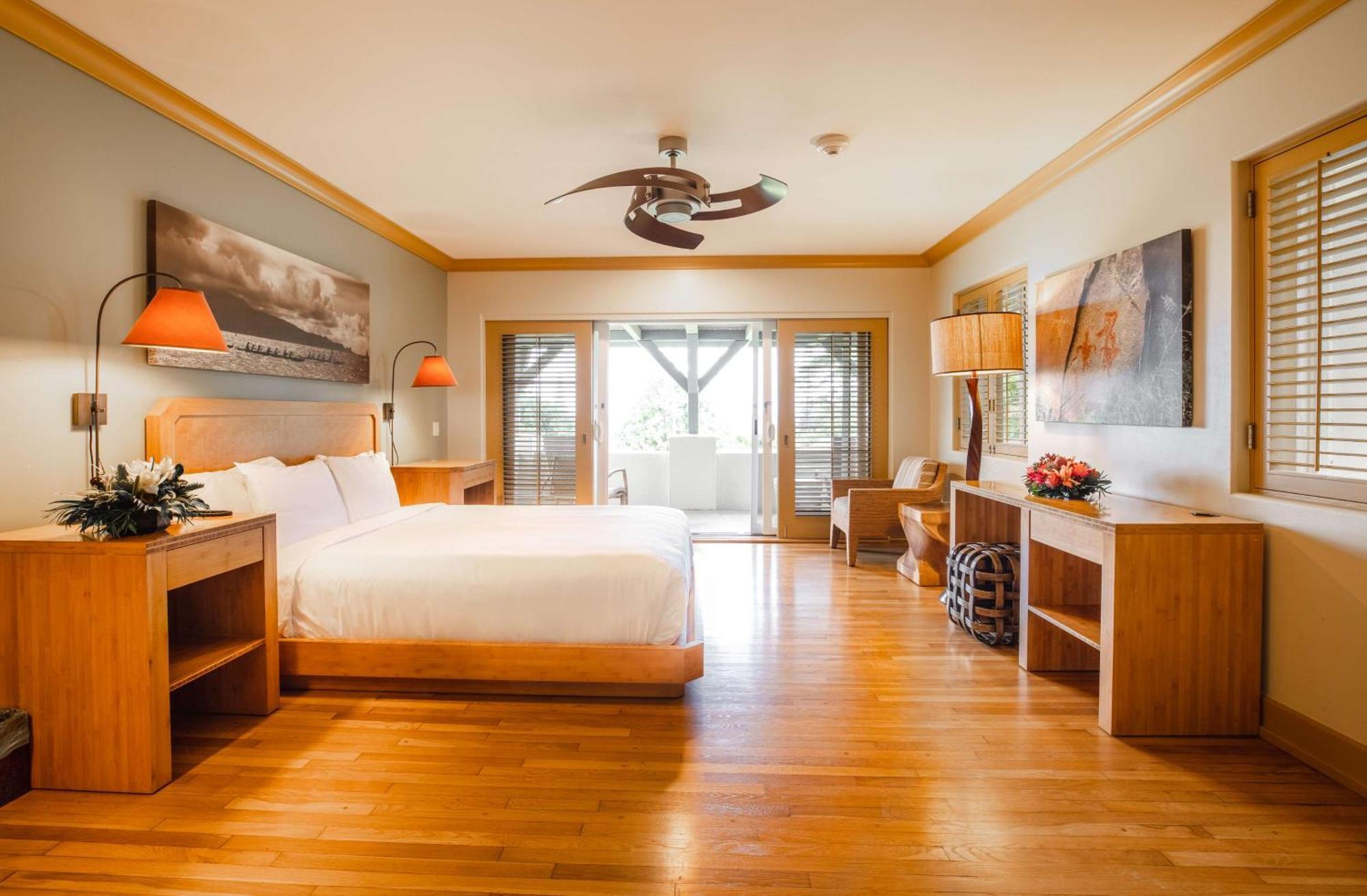 King Studio with Partial Ocean View