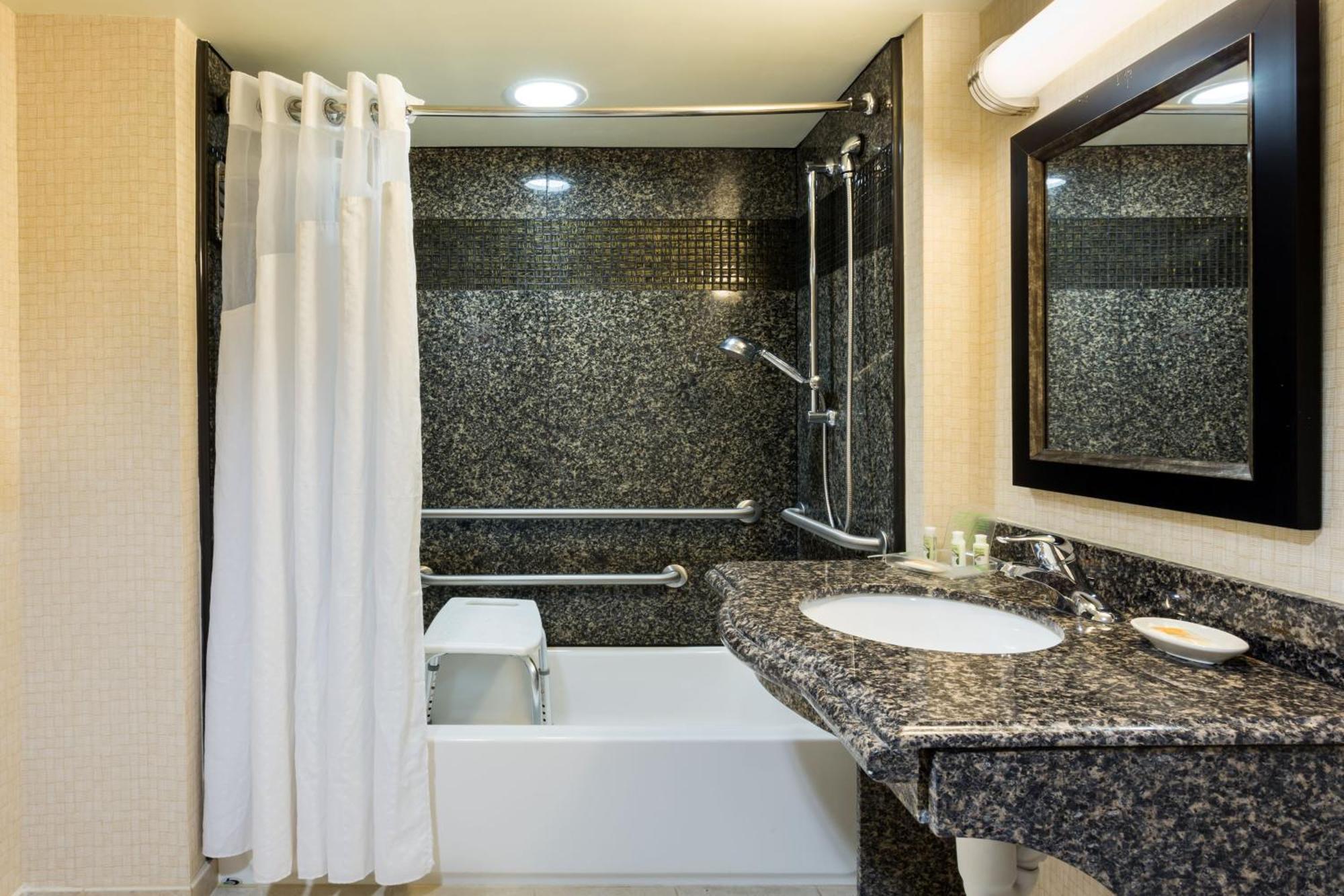 One-Bedroom Suite Tub Mobility Accessible,1281378043:JPEG