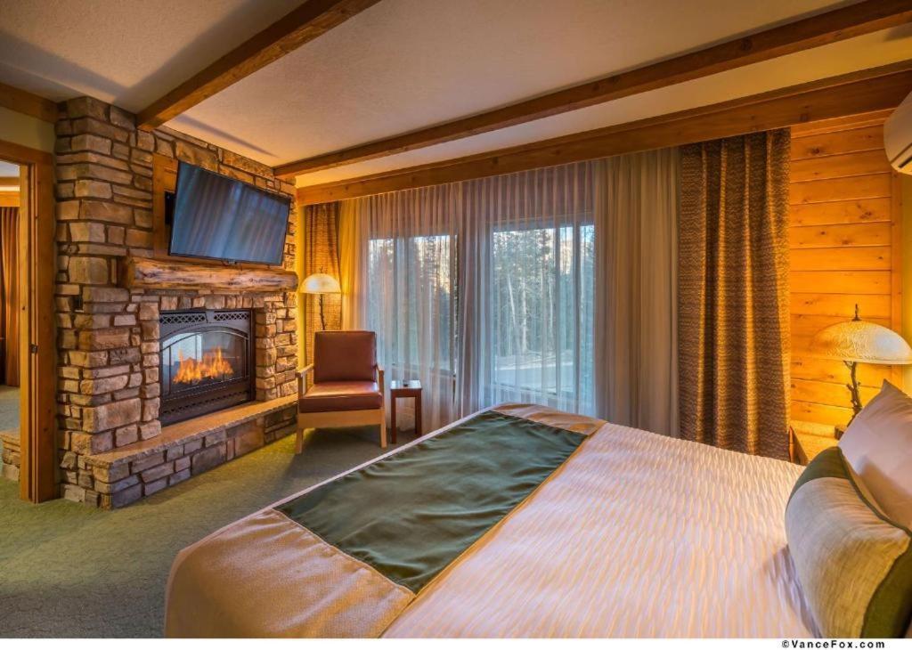 King Suite with Sofa Bed and Whirlpool
