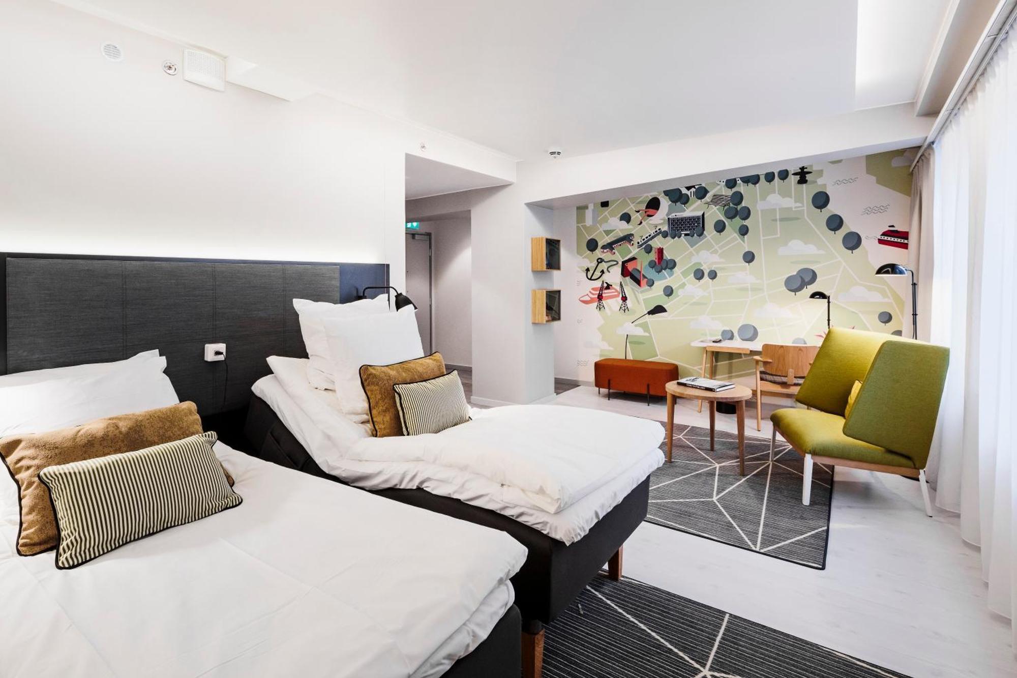 Double Room with Mobility Accessible Roll In Shower