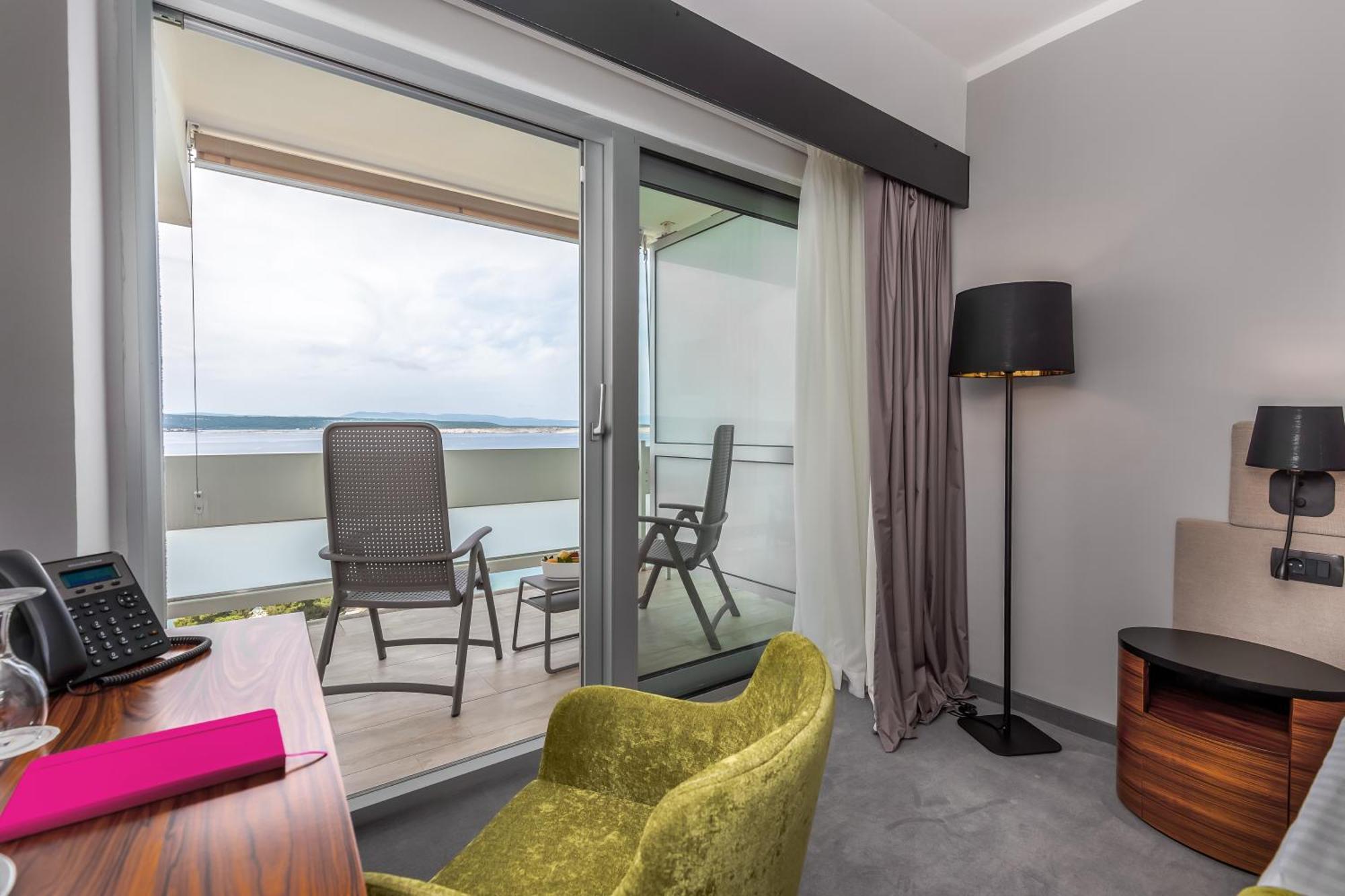 Premium Twin Room Balcony Sea View