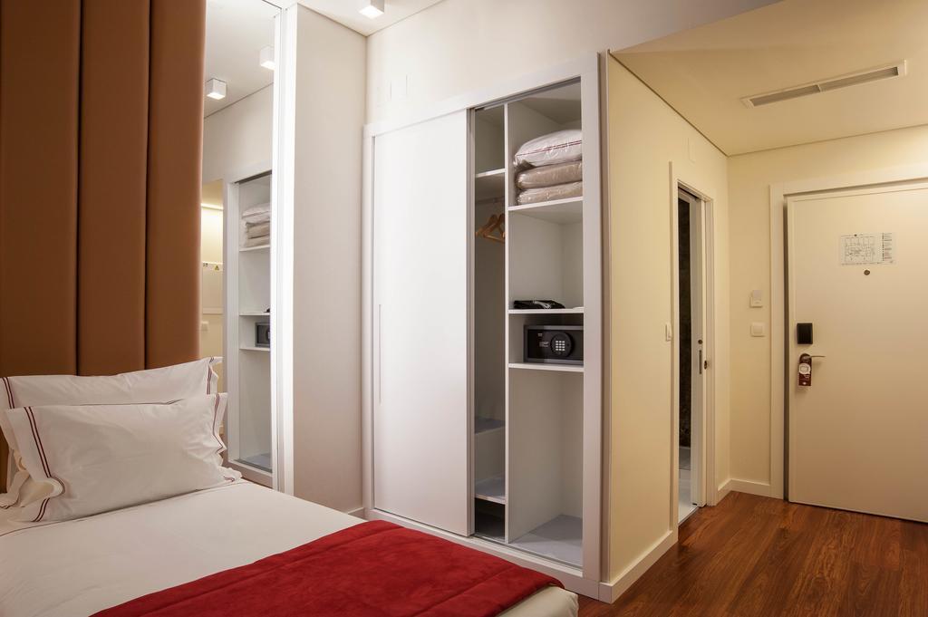 Twin Room Interior View,1209140962:JPEG