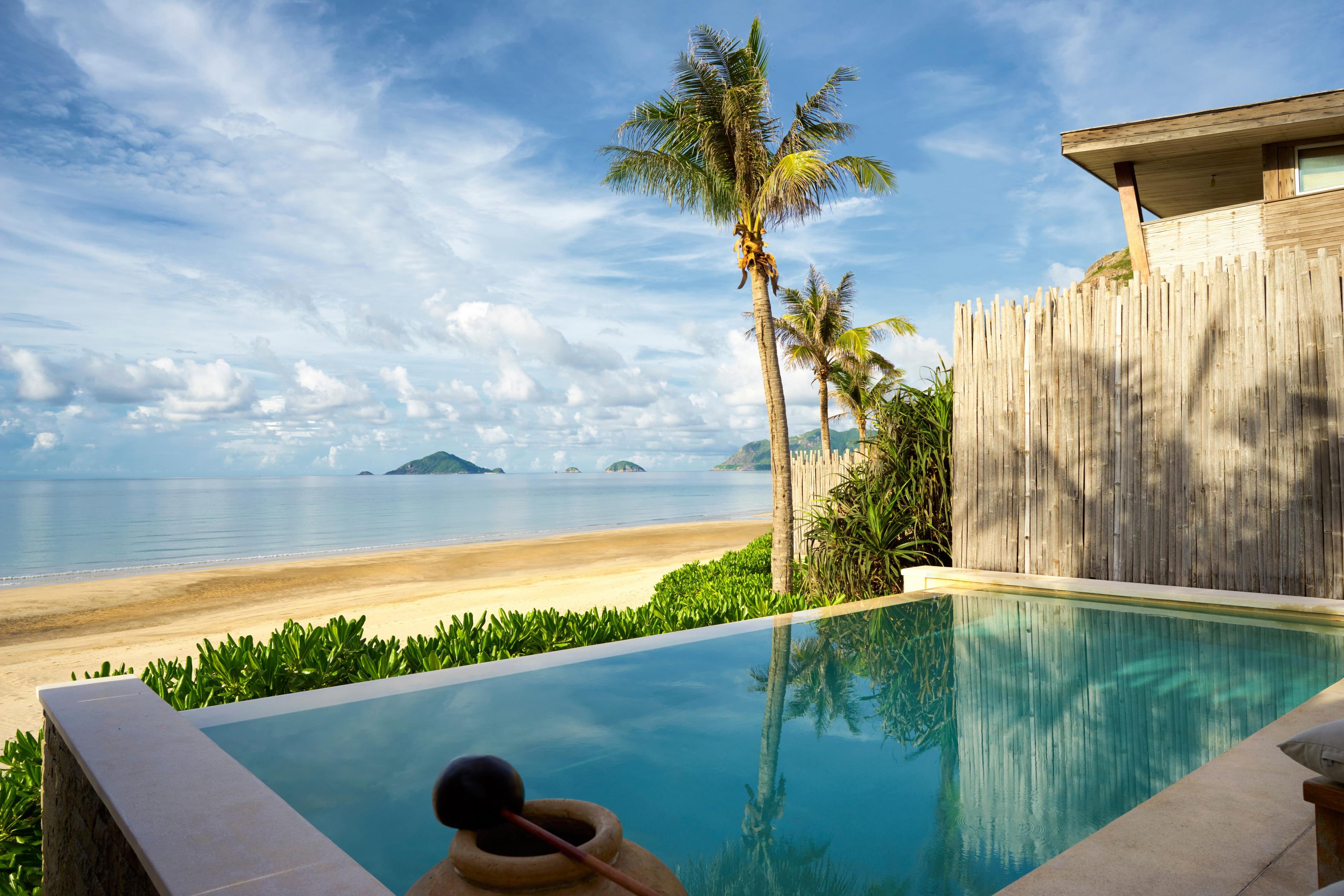 Deluxe Poolvilla am Strand