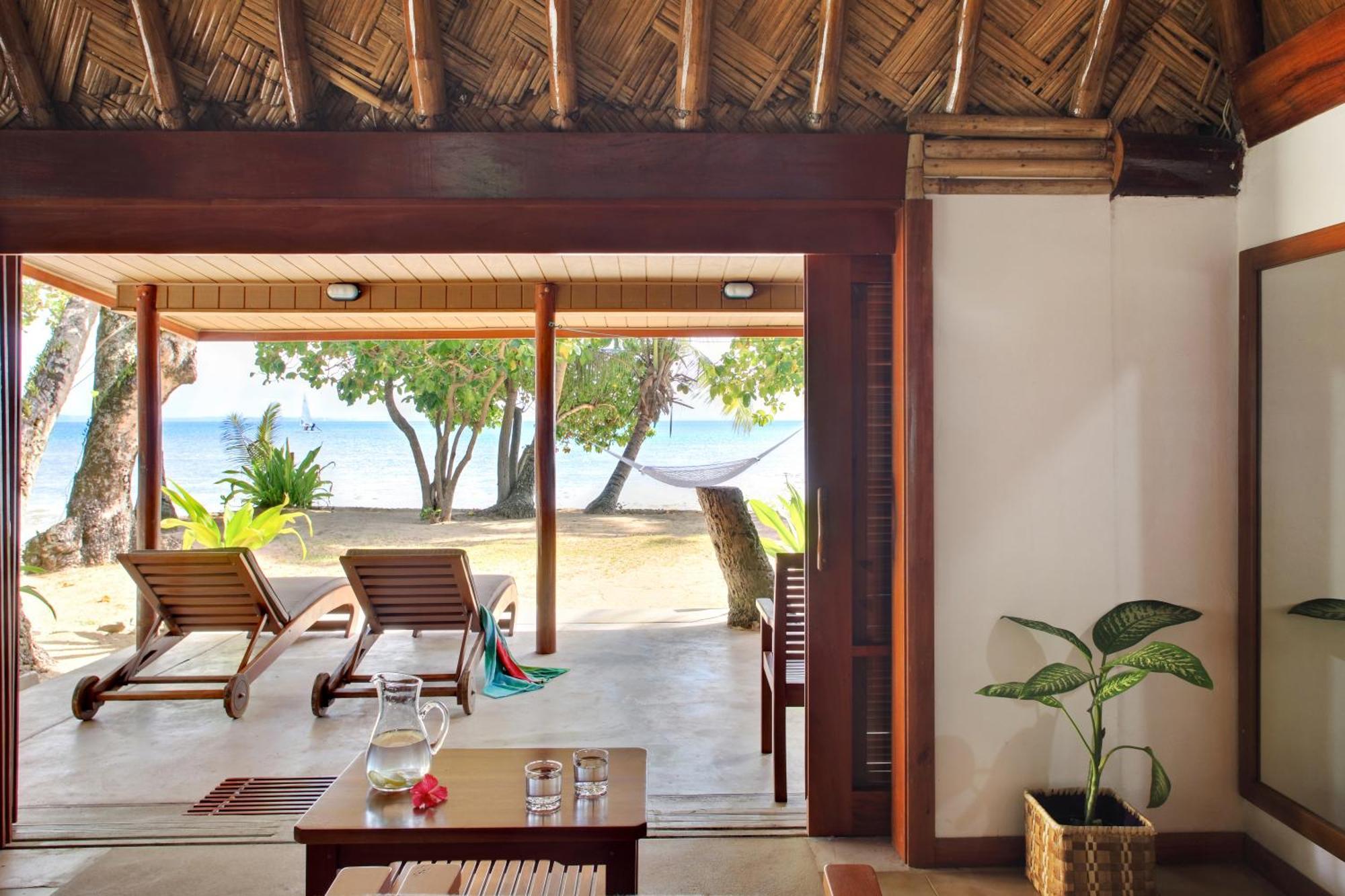 Tropical Bungalow - Ocean Front