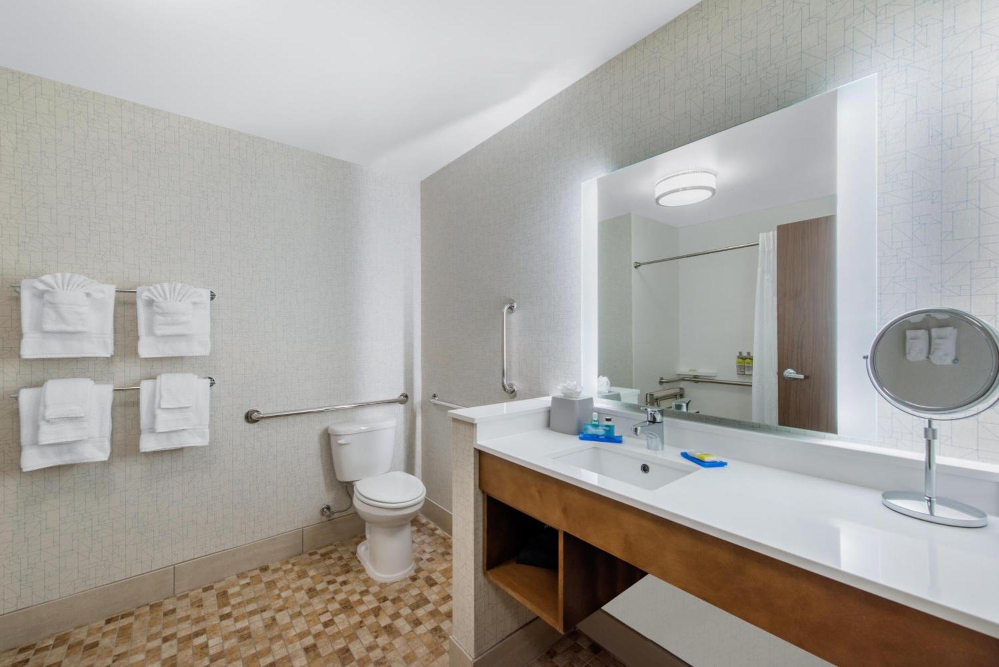 Standard King Room with Transfer Shower - Communications Access