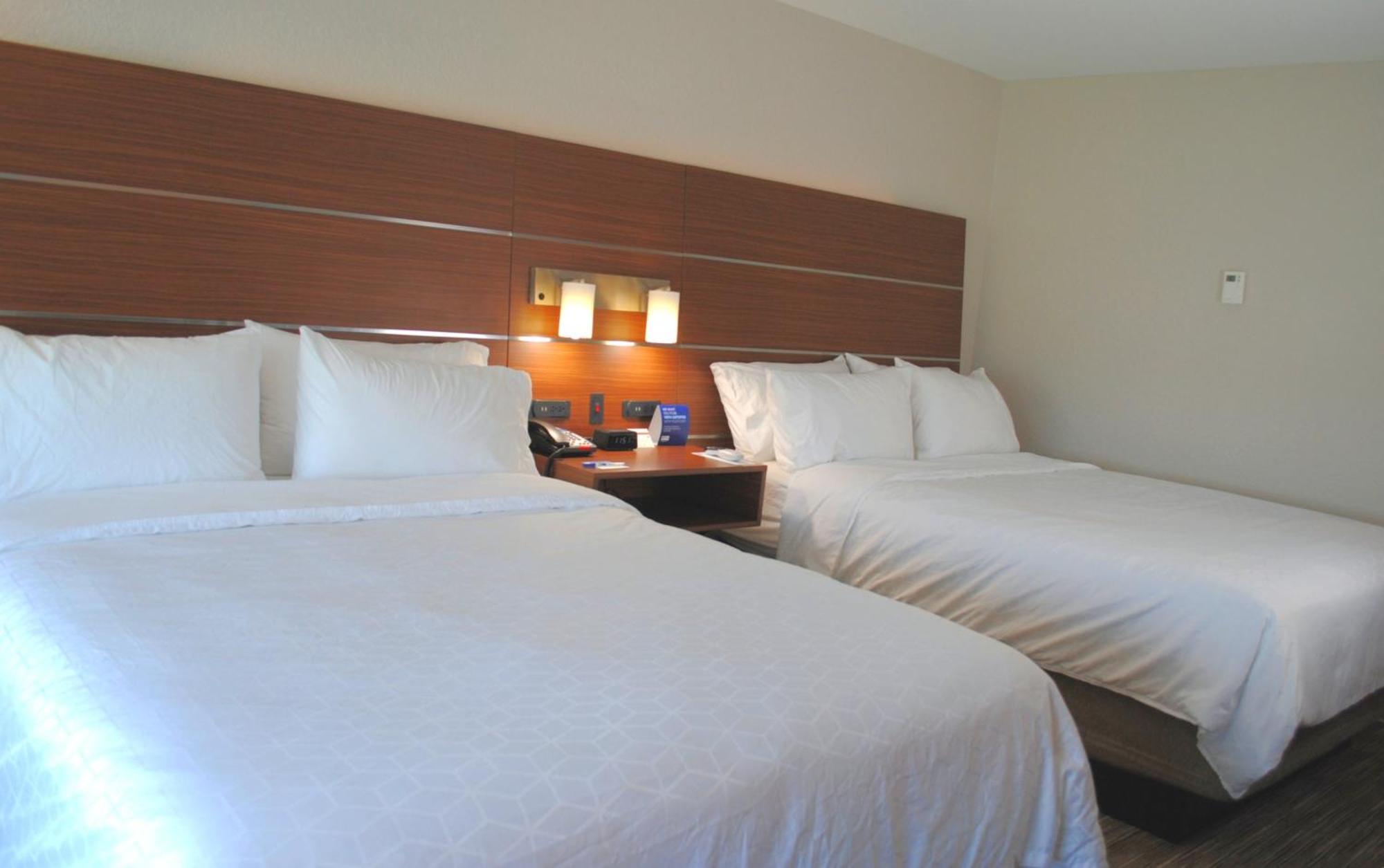 Standard Queen Room with Two Queen Beds