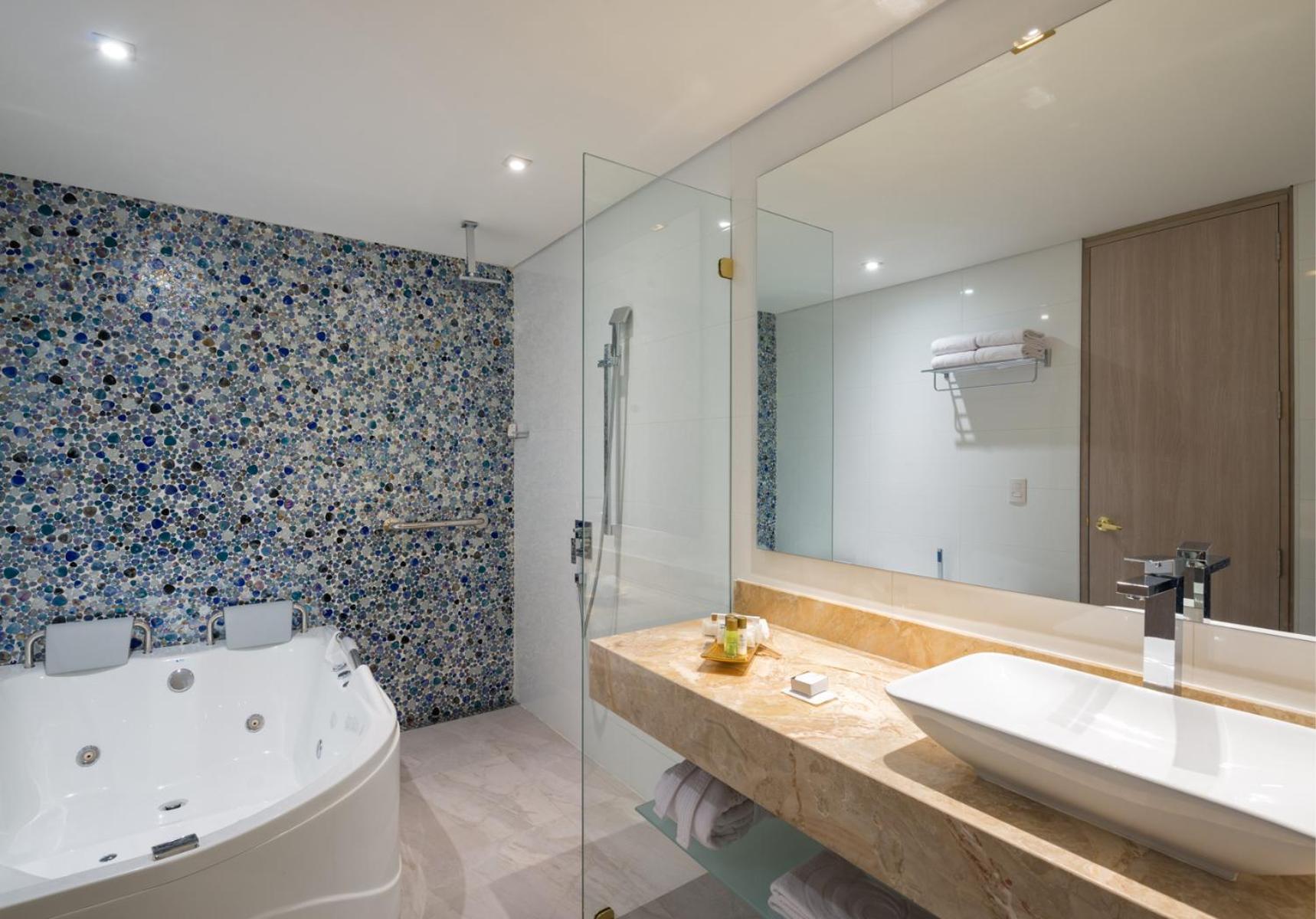 Twin Room Bath