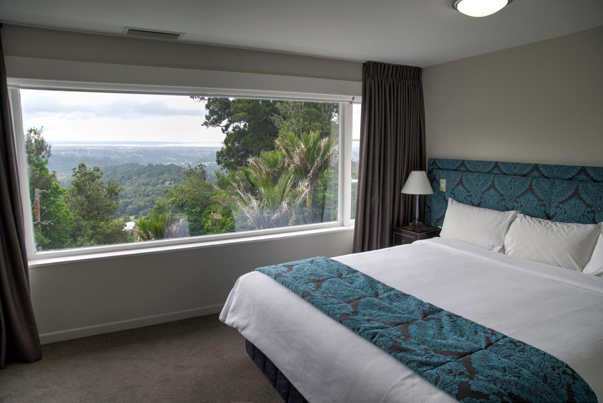 Two-Bedroom Apartment City View