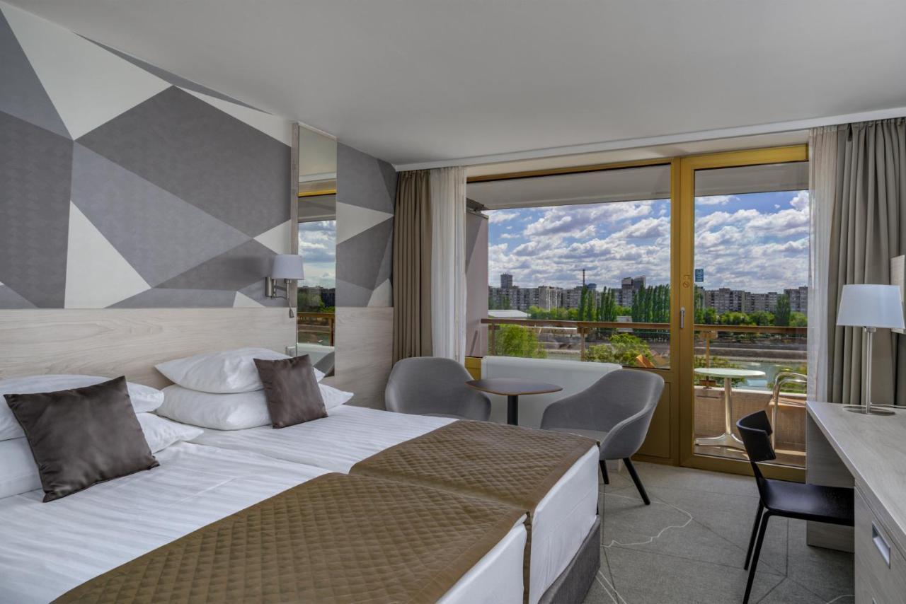 Premium Twin Room Wellness Fitness Access