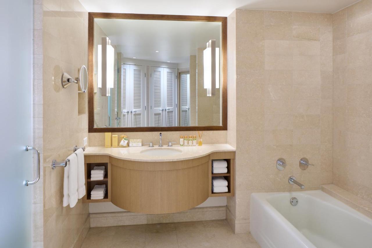 Oceanfront Room 2 Queens