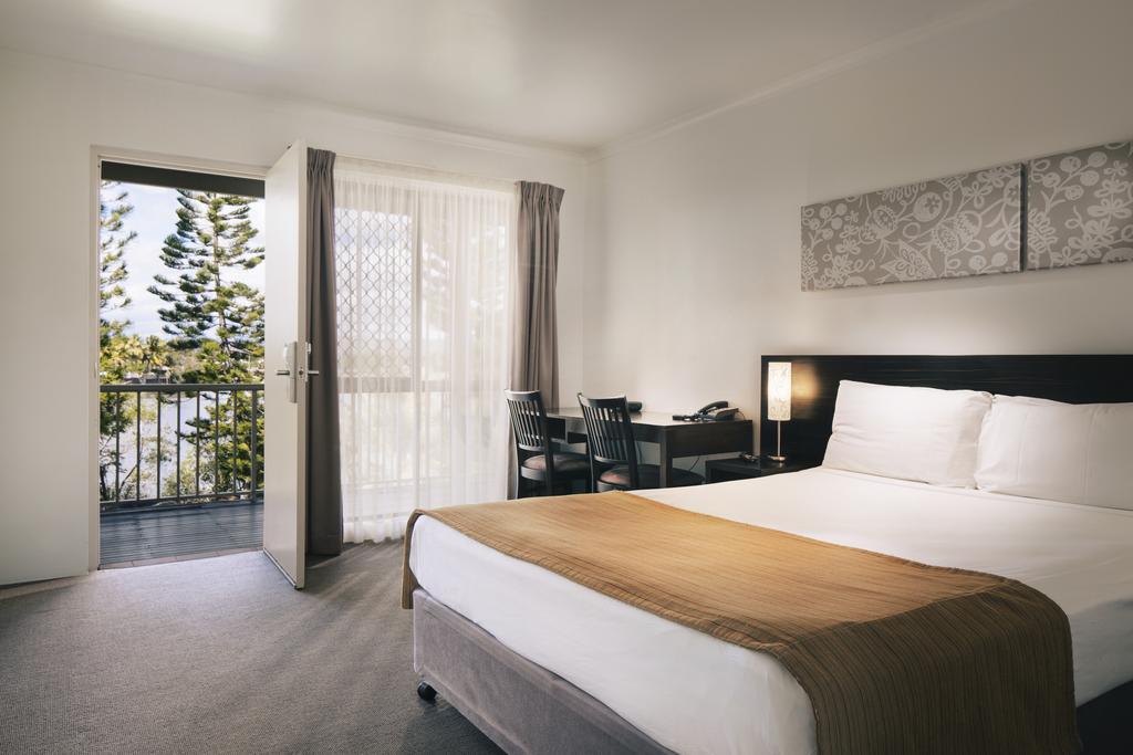 Standard Queen Room
