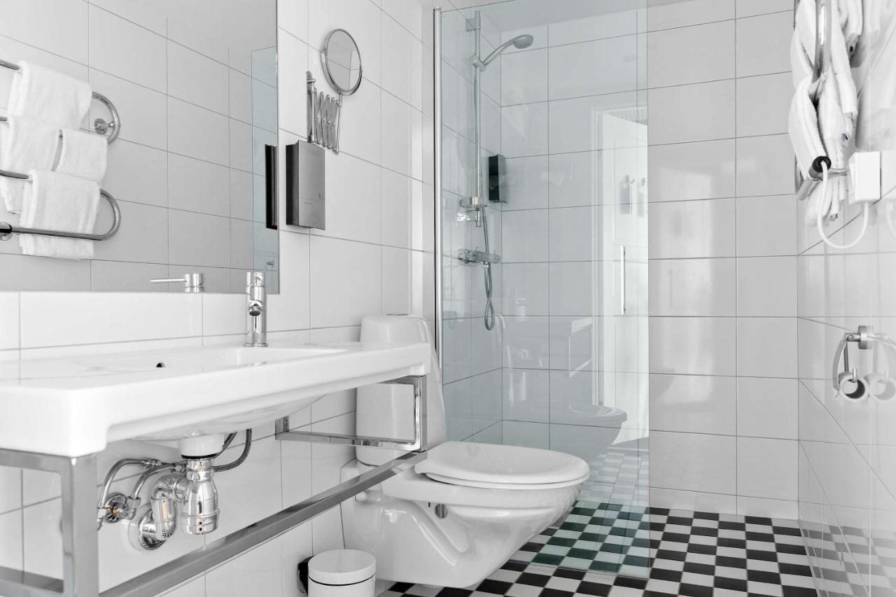 Standard Twin Room with additional Bed
