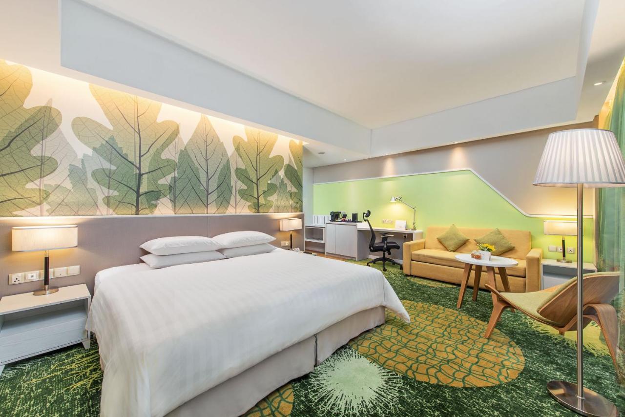 Premier Room