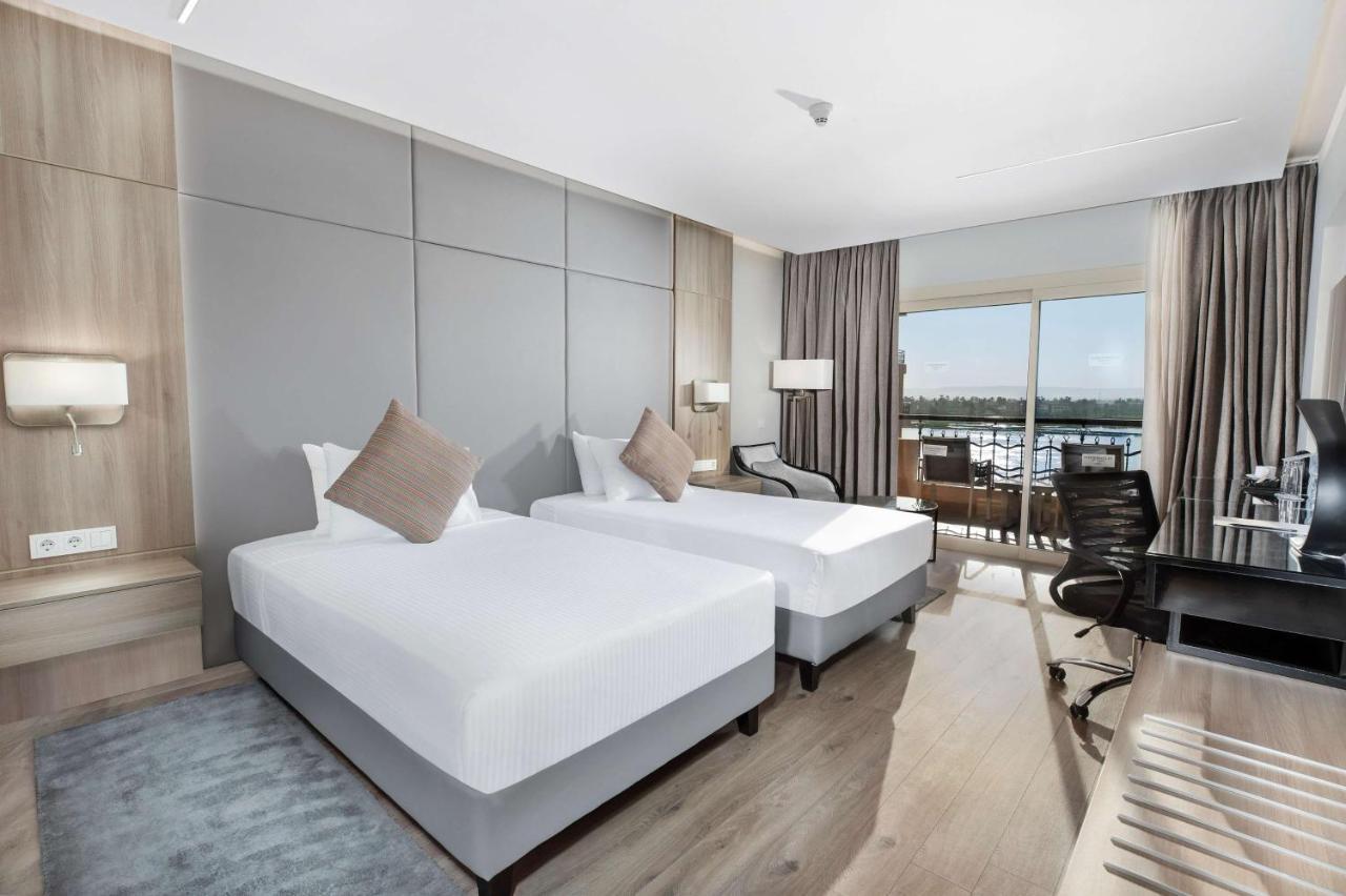 Executive Front Nile View