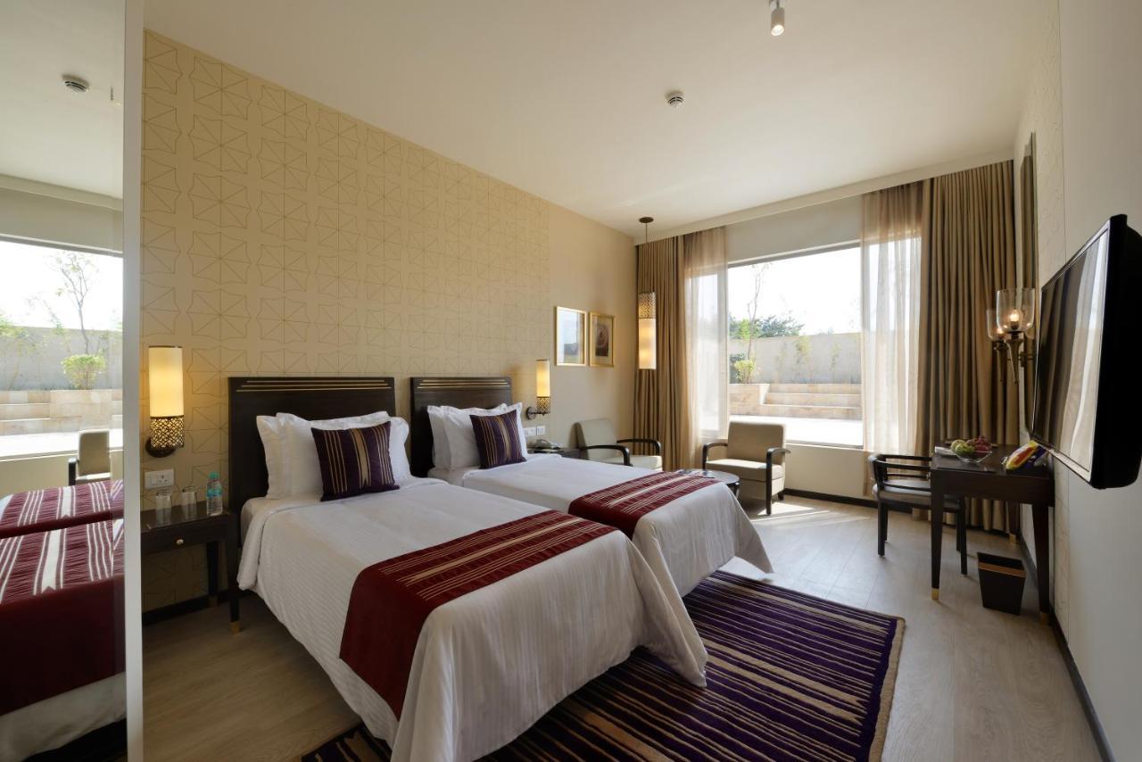 Deluxe Room 2 Single Beds - 20% Off on Laundry, Complimentary Welcome Drink on arrival