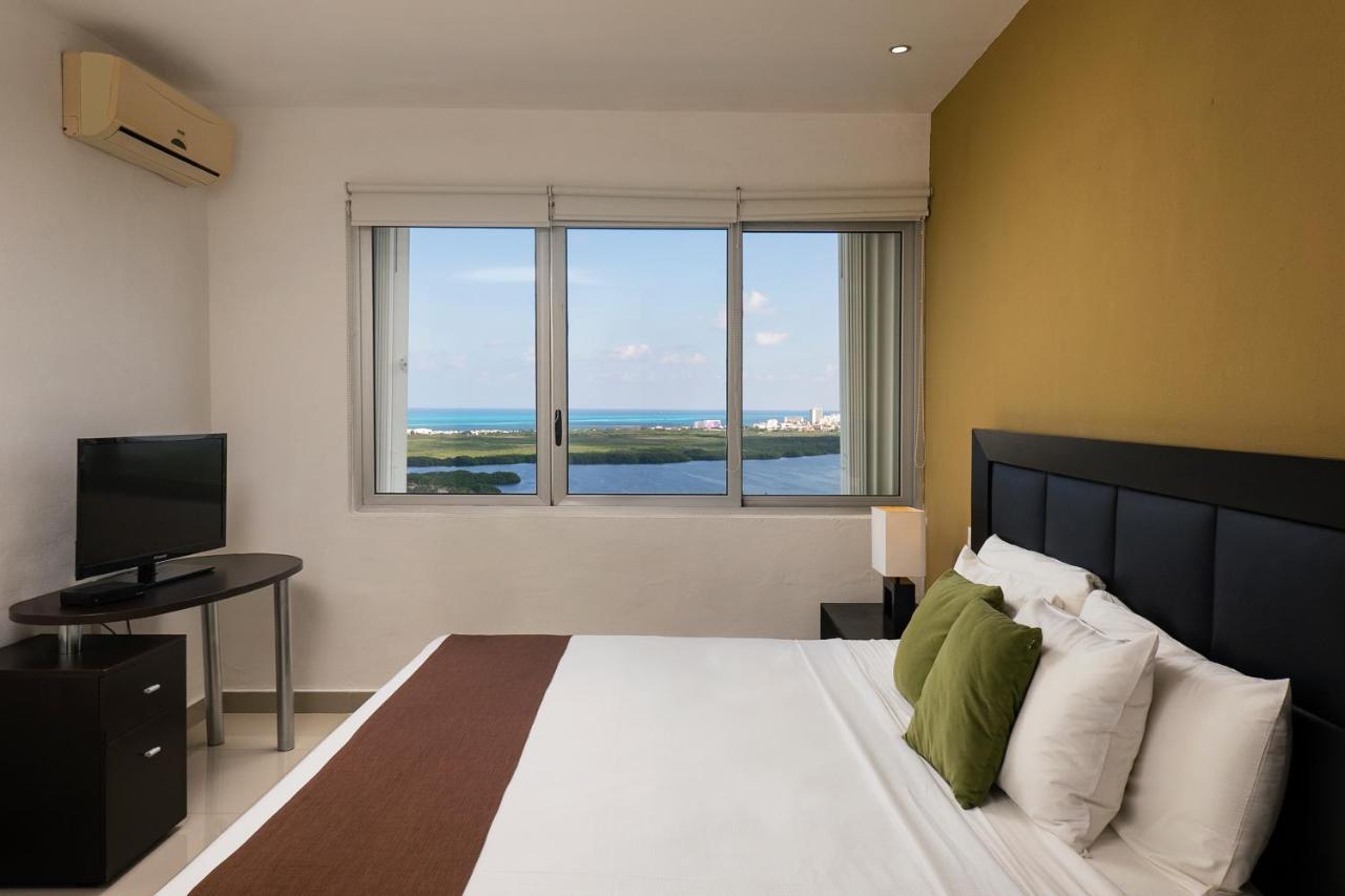 Two-Bedroom Suite Sea View