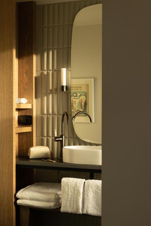Classic Room,1341652574:JPEG