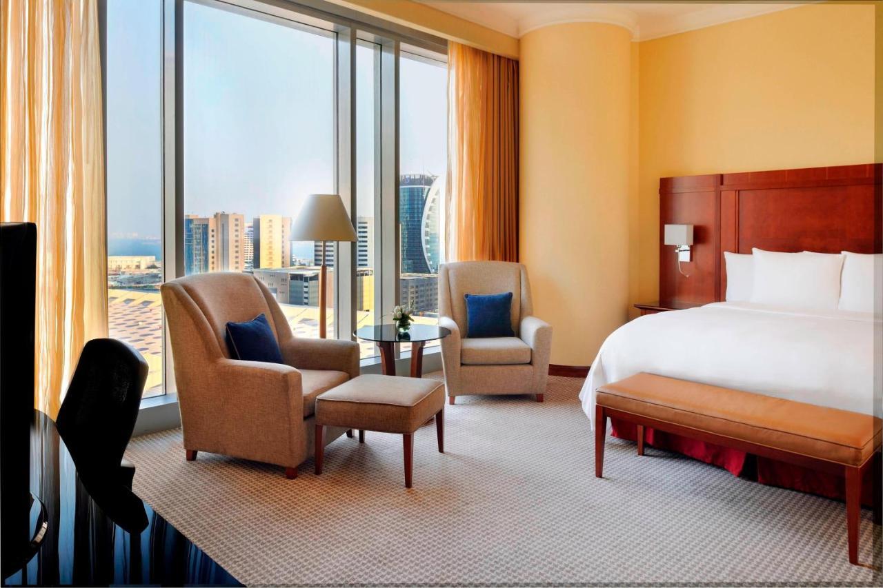 Deluxe King Room Beach Access