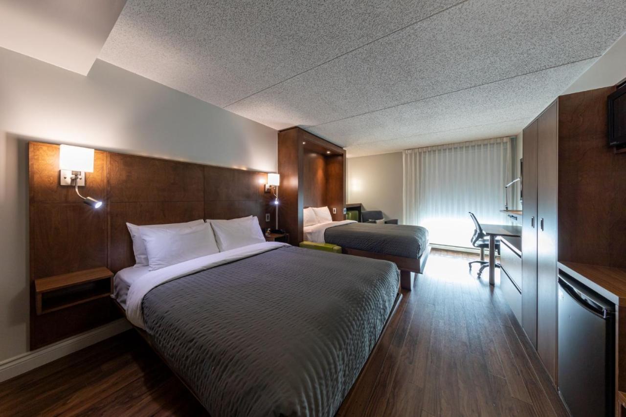 Deluxe Queen Room