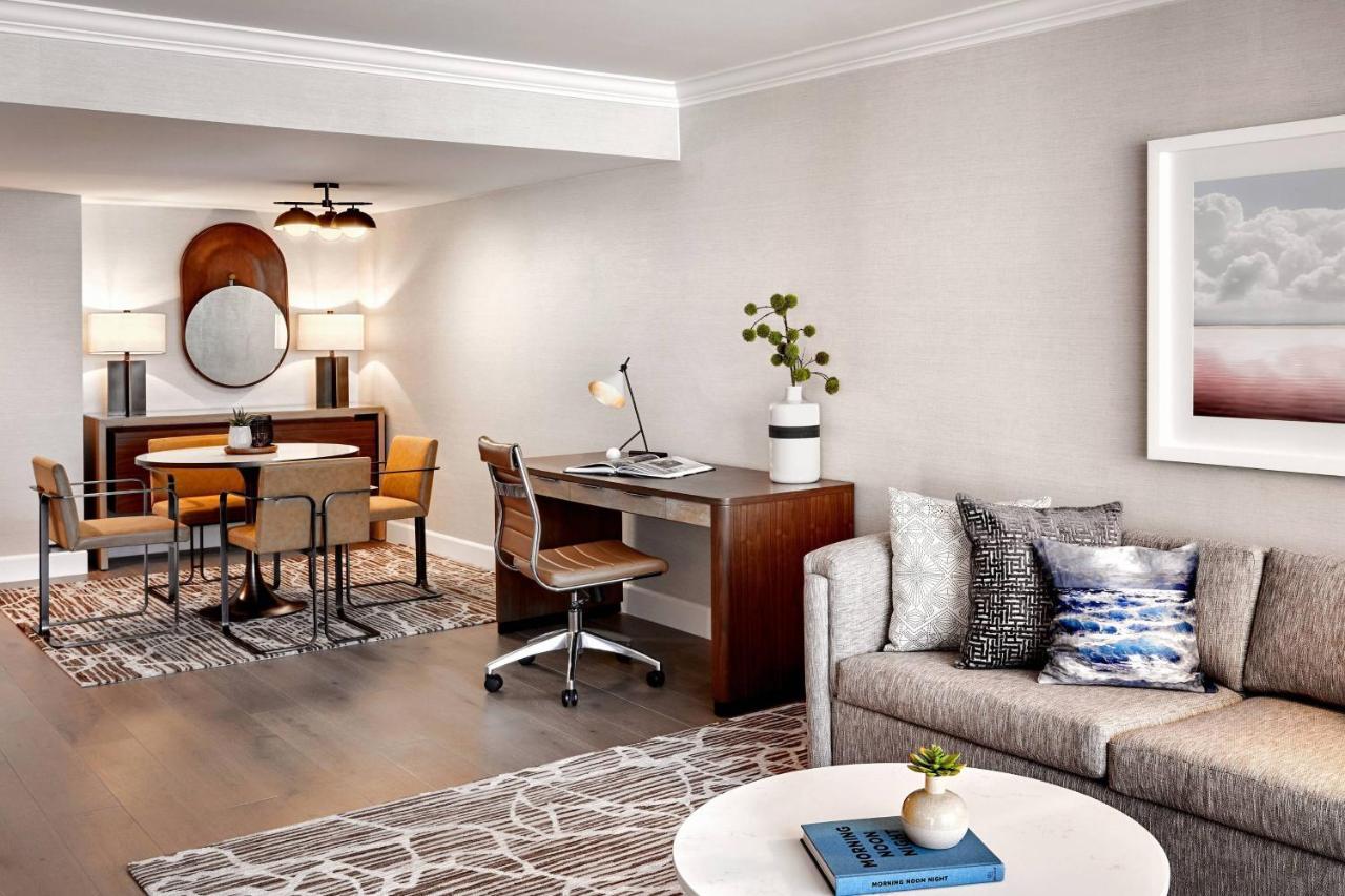 Suite mit 1 Schlafzimmer, Schlafsofa und Balkon