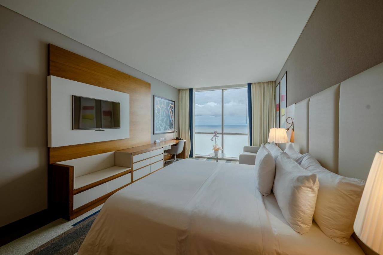 Habitación Doble Clásica con cama grande y vistas al mar