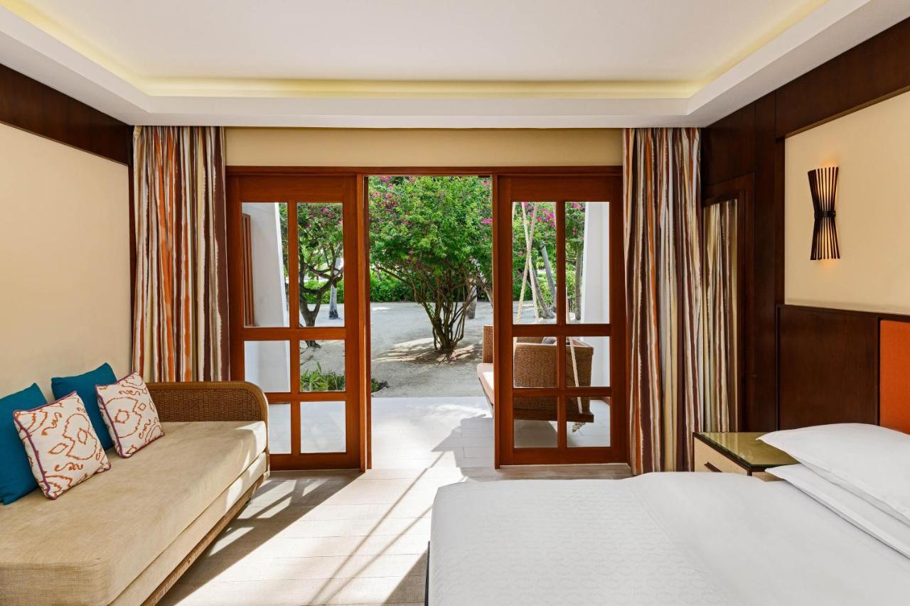 Deluxe King Room Island View