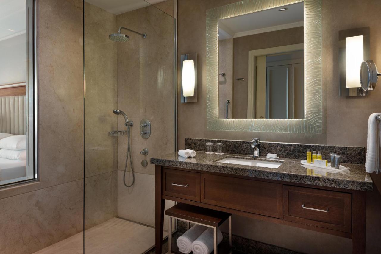 Executive 2 Double beds with Executive Lounge Access