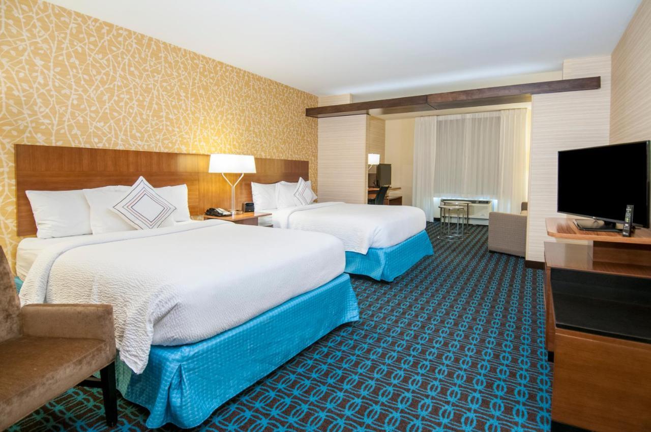 Queen Room with Two Queen Beds and Sofa Bed