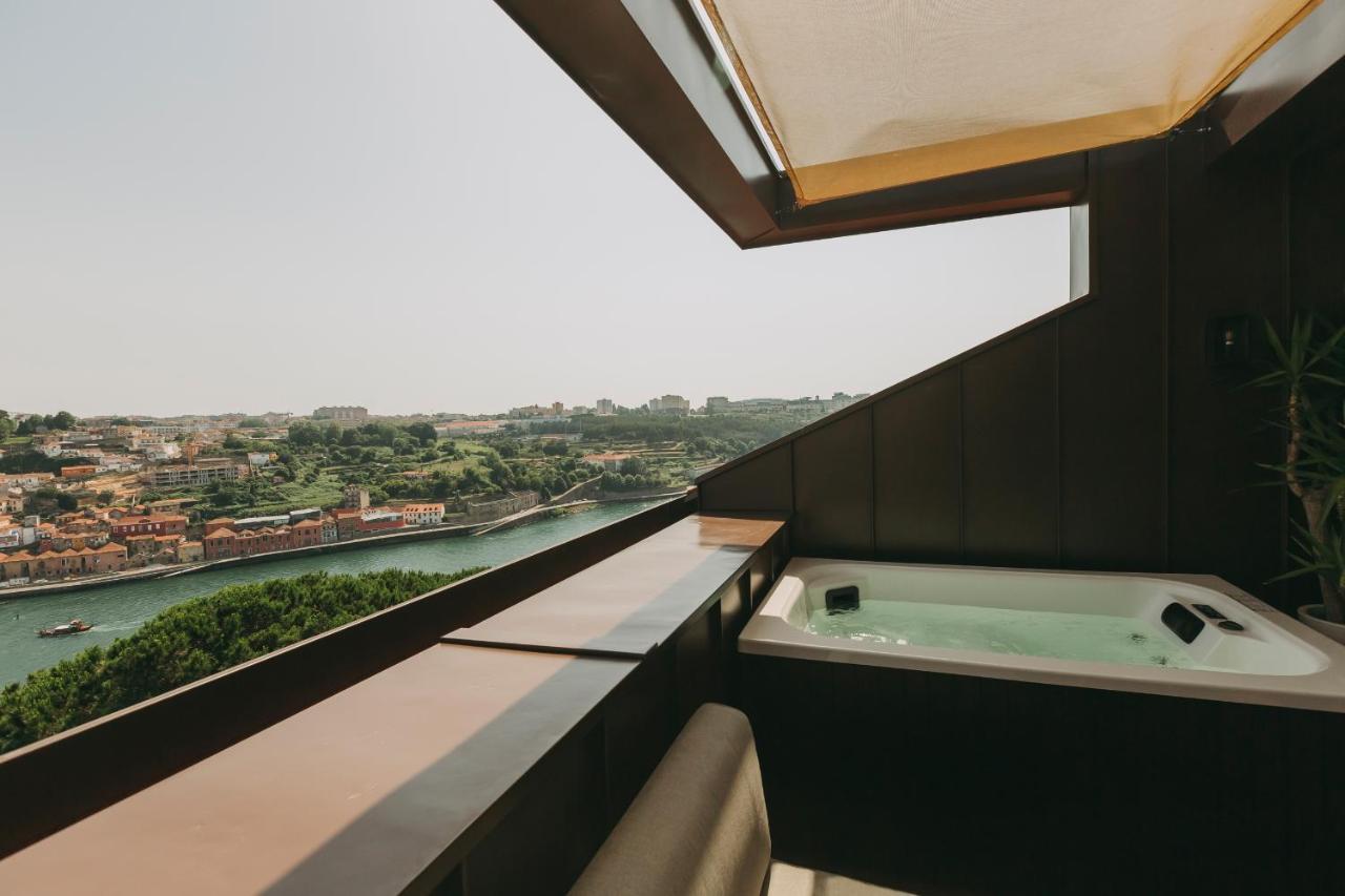 Suite with Hot Tub