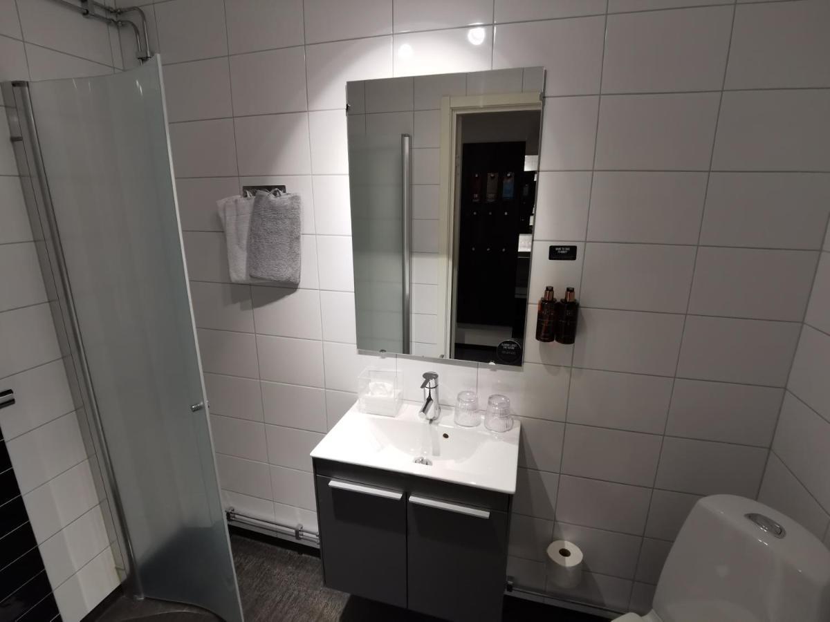 Compact Single Room  (No window)