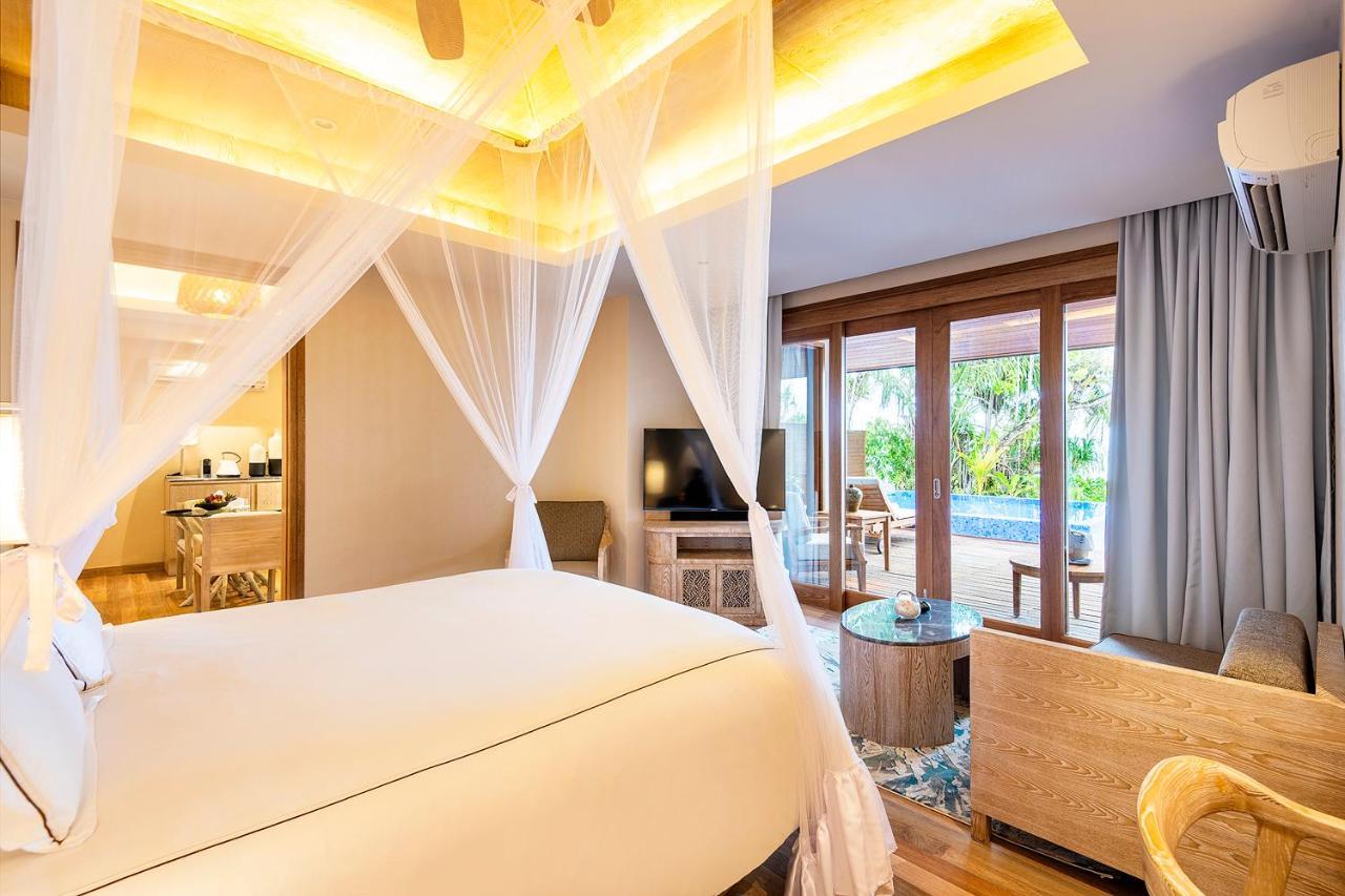Beach Residence Complimentary Floating once per book dates 10th FEB 2026 onwards dates 11 April to 30 September 2026,1362629399:JPEG