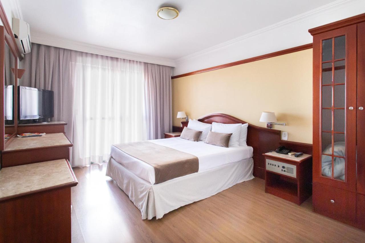 Quarto Duplo Luxo (Casal)