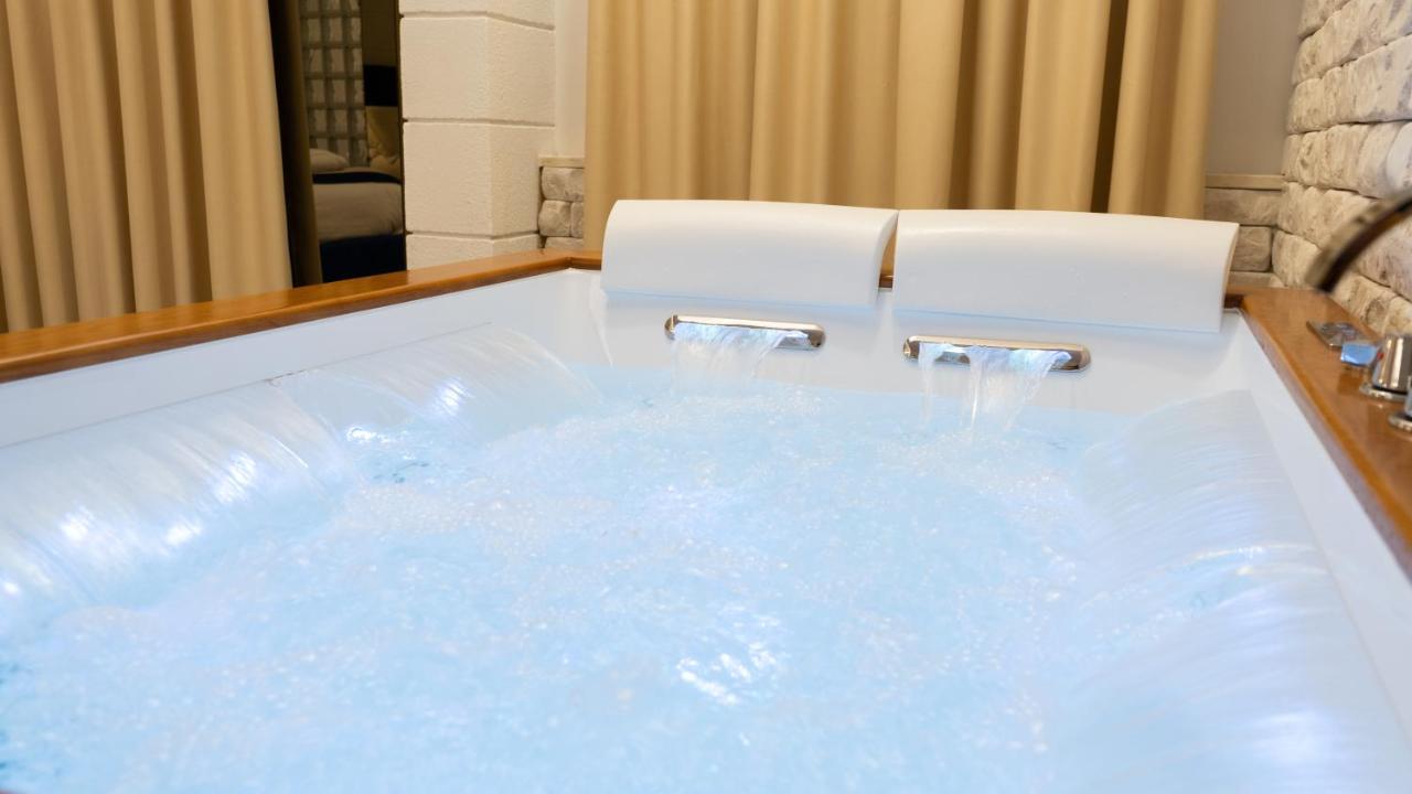 Suite Deluxe con Vasca Idromassaggio e Patio