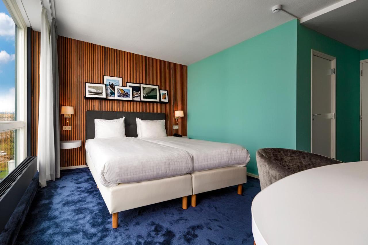 Twin Room,1704823807:JPEG