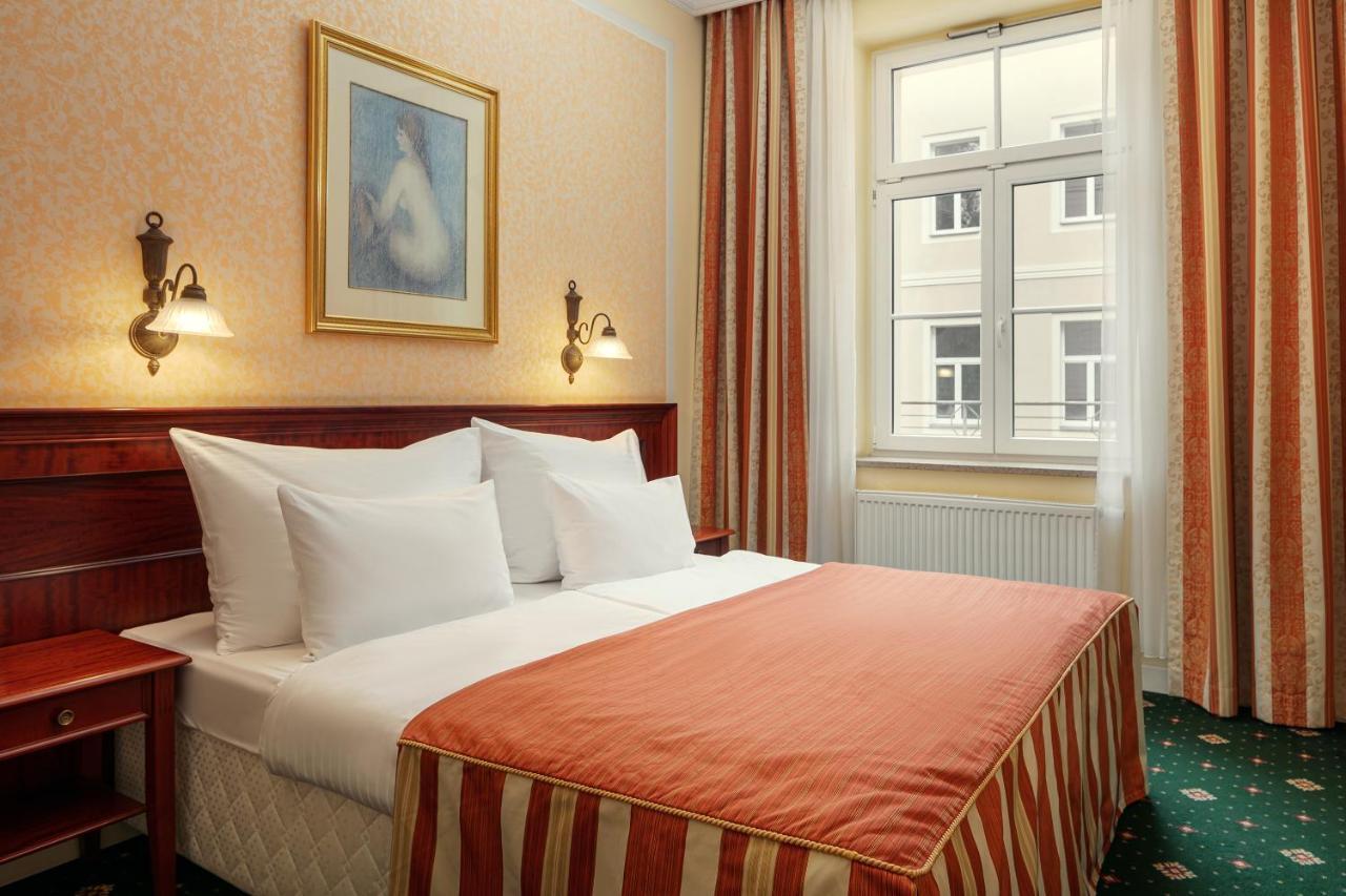 Doppelzimmer mit Balkon