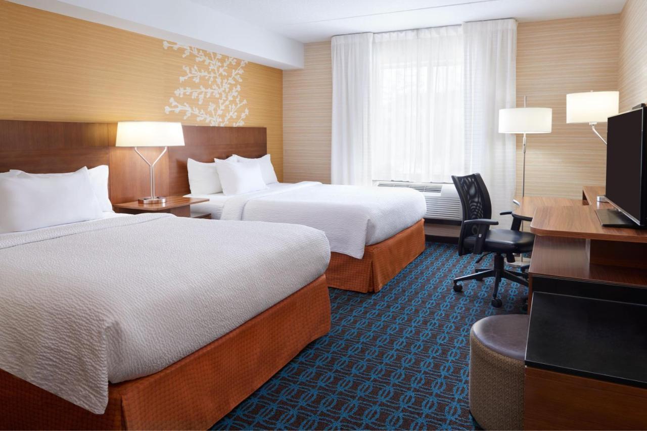 Queen Room Two Queen Beds Bathtub Mobility Access or Hearing Accessible,1552040692:JPEG