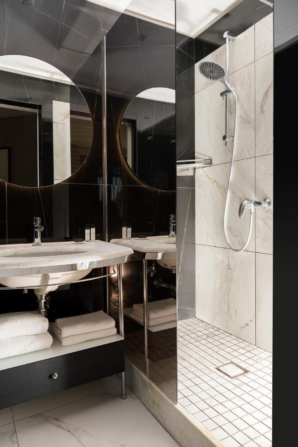 Single Room City View Spa Access