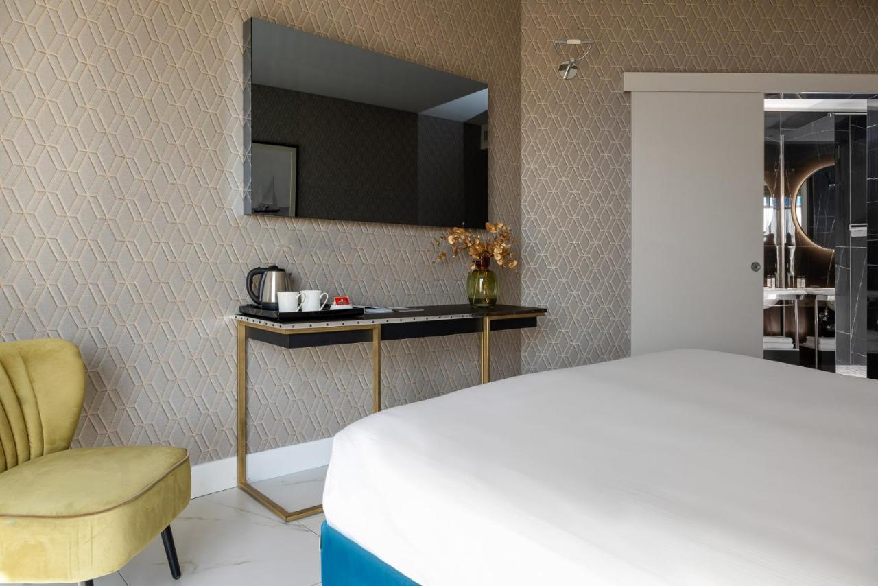 Single Room City View Spa Access