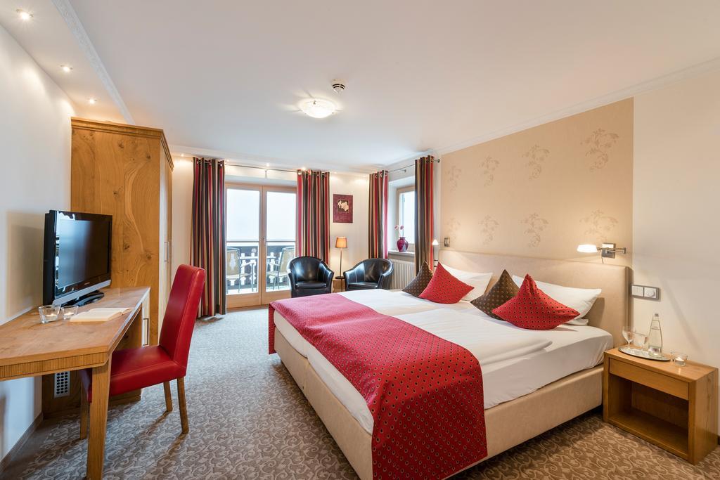 Deluxe Double Room Lake View