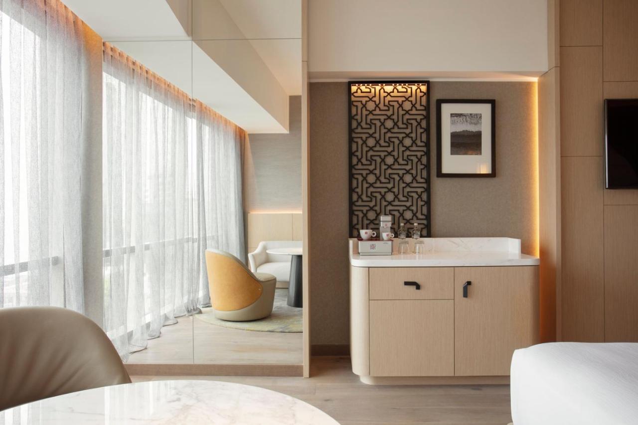 Contemporary Classic King Room Oceanfront