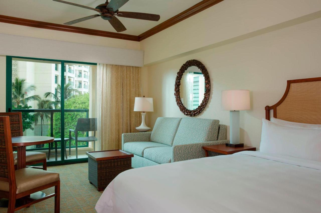 King Guest Room Sofa Bed Balcony Mountain View