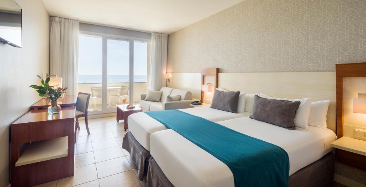 Dreibettzimmer mit Meerblick (2 Erwachsene + 1 Kind)