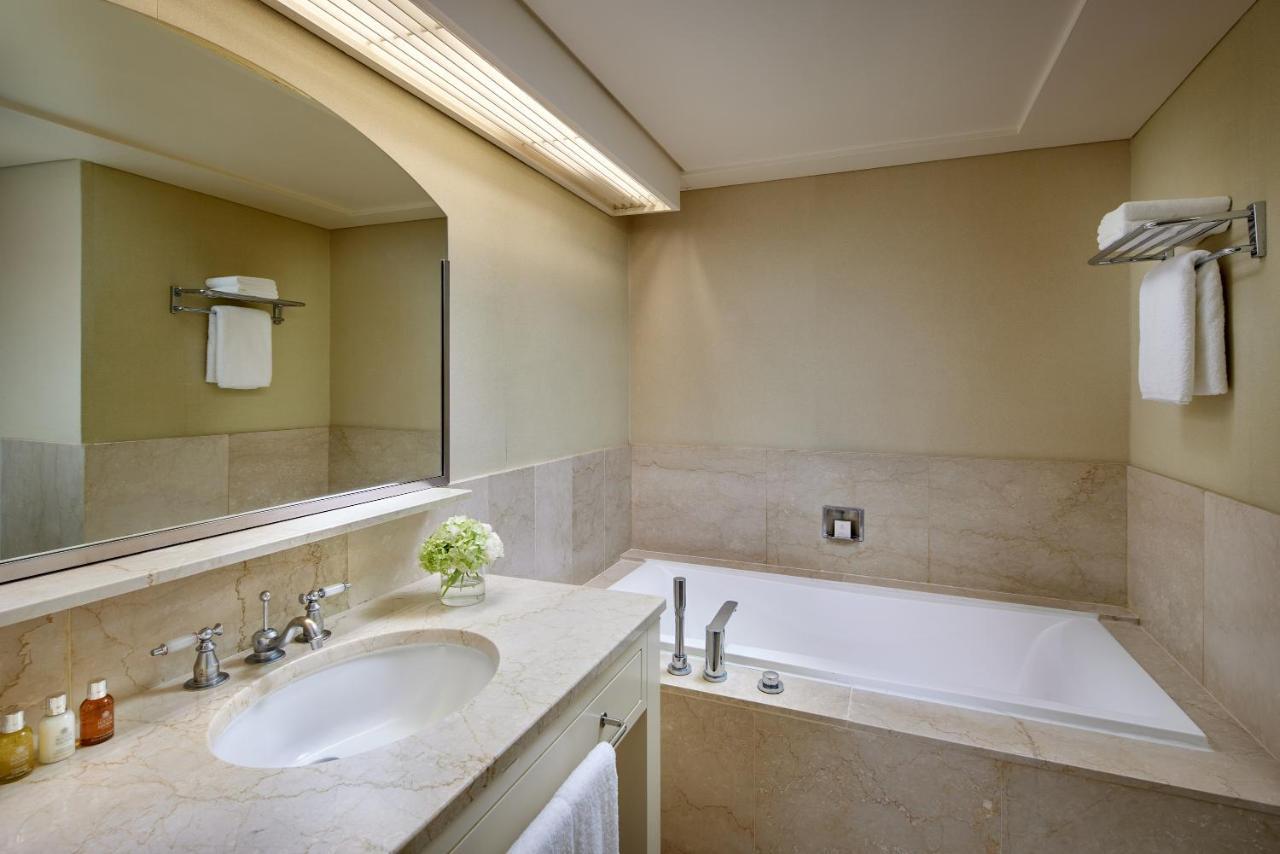 Superior Suite Double Room with Mountain View