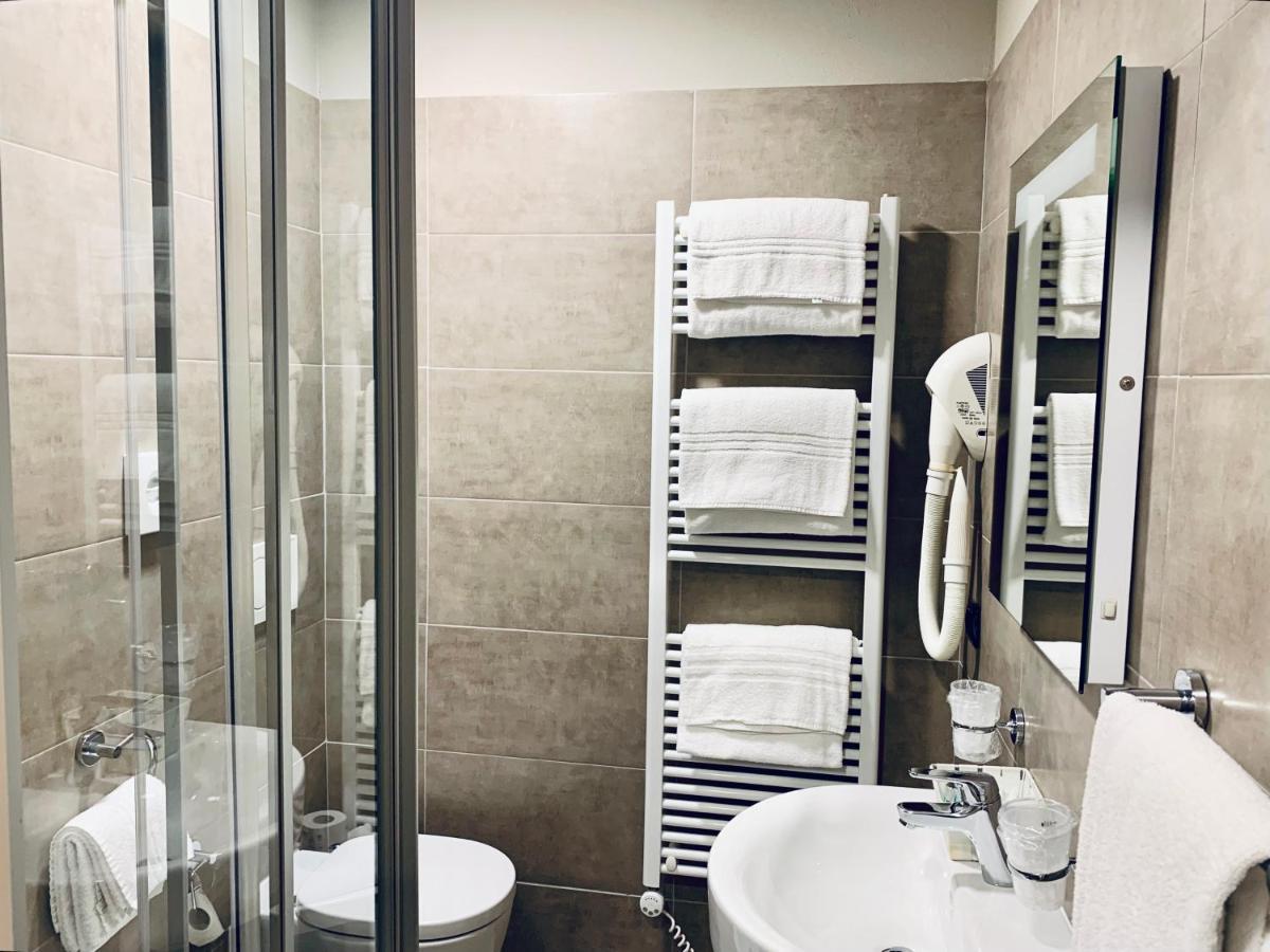 Triple Room,1758276469:JPEG