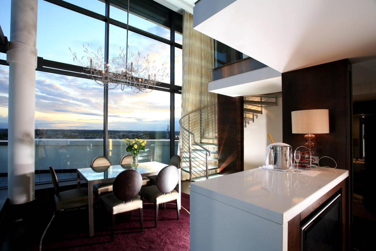 Presidential Suite, 1 King, River view, Top floor, Balcony