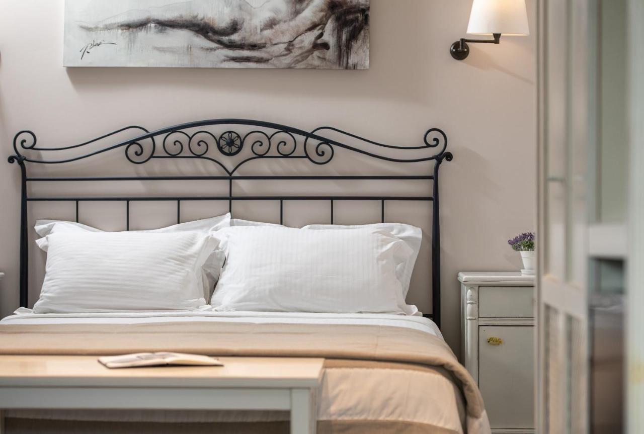 Dreibettzimmer mit Gartenblick