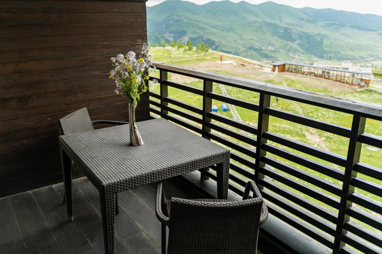 Junior Suite with Mountain View