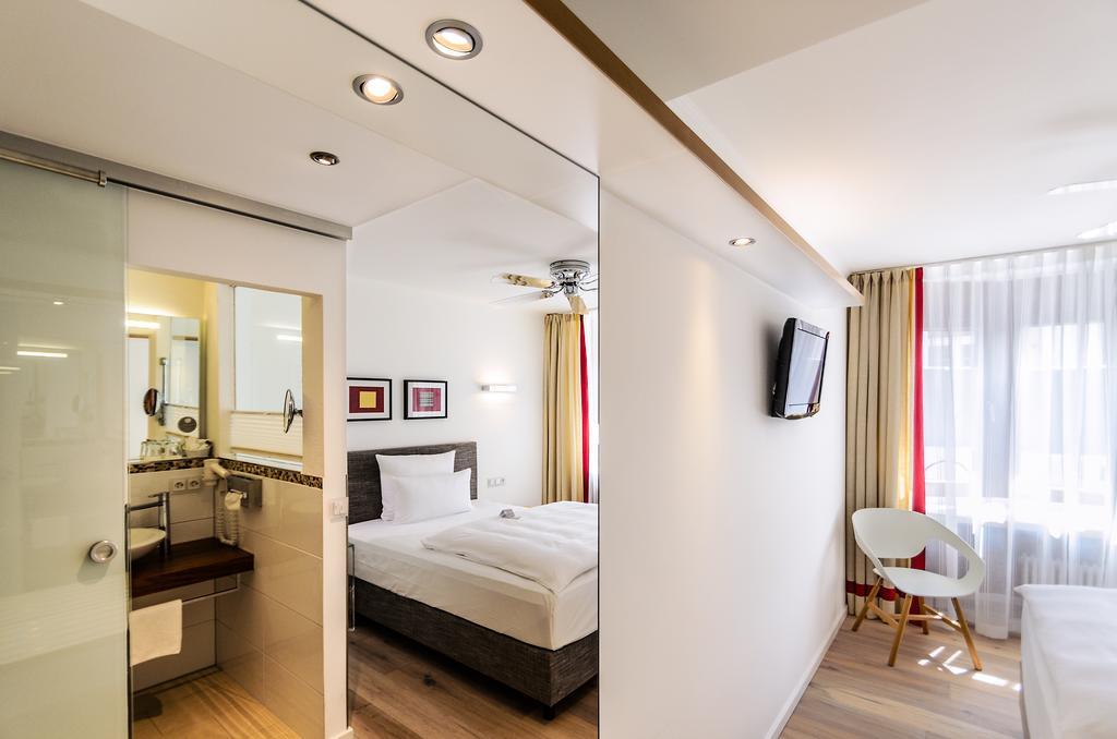 Small Double Room,174814548:JPEG